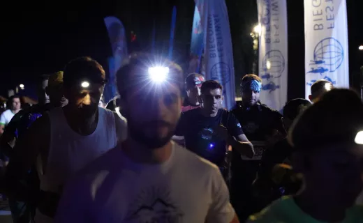 Ostatnie piątkowe zmagania na Festiwalu Biegowym. Ruszył Bieg Nocny na 7 km - 23